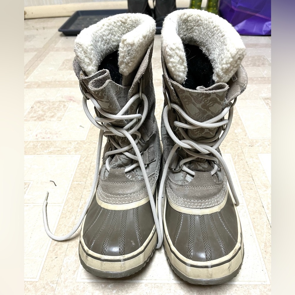 GUC Sorel Snow Boots